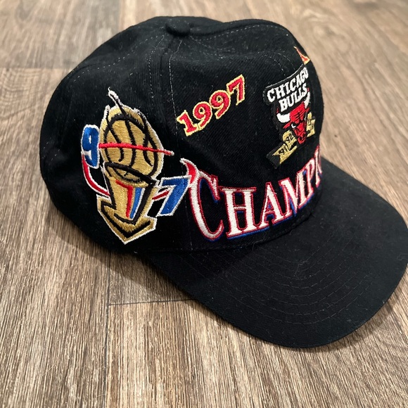 RARE Vintage Chicago Bulls 1997 NBA Champions Logo